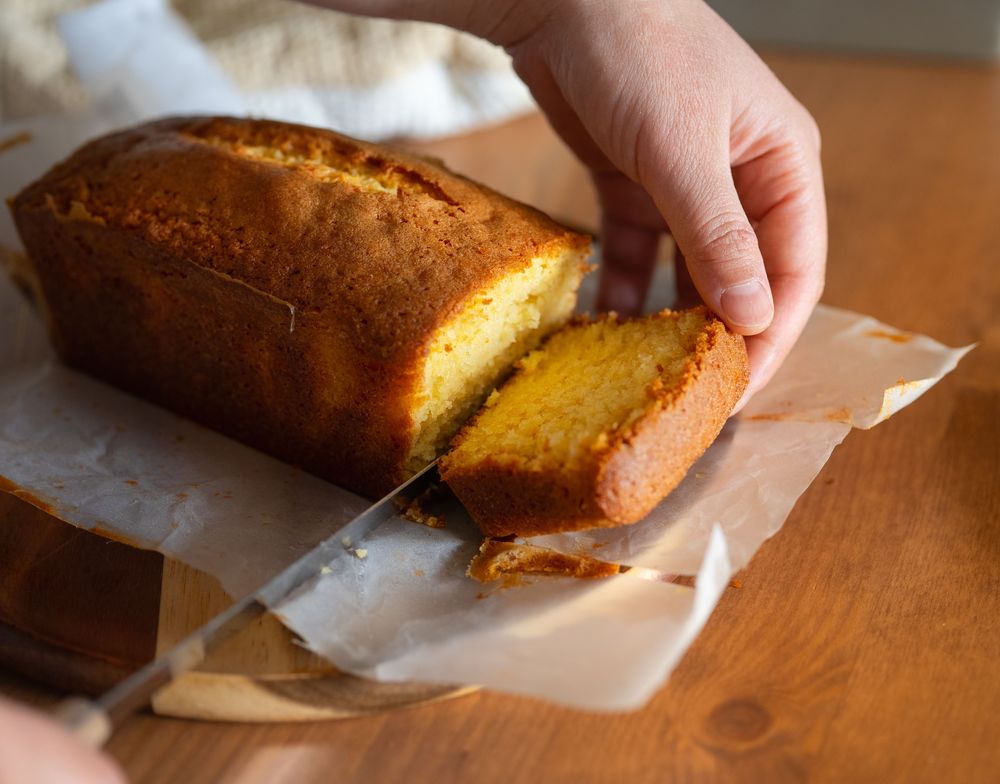 Freshly baked banana walnut cake, 250g
